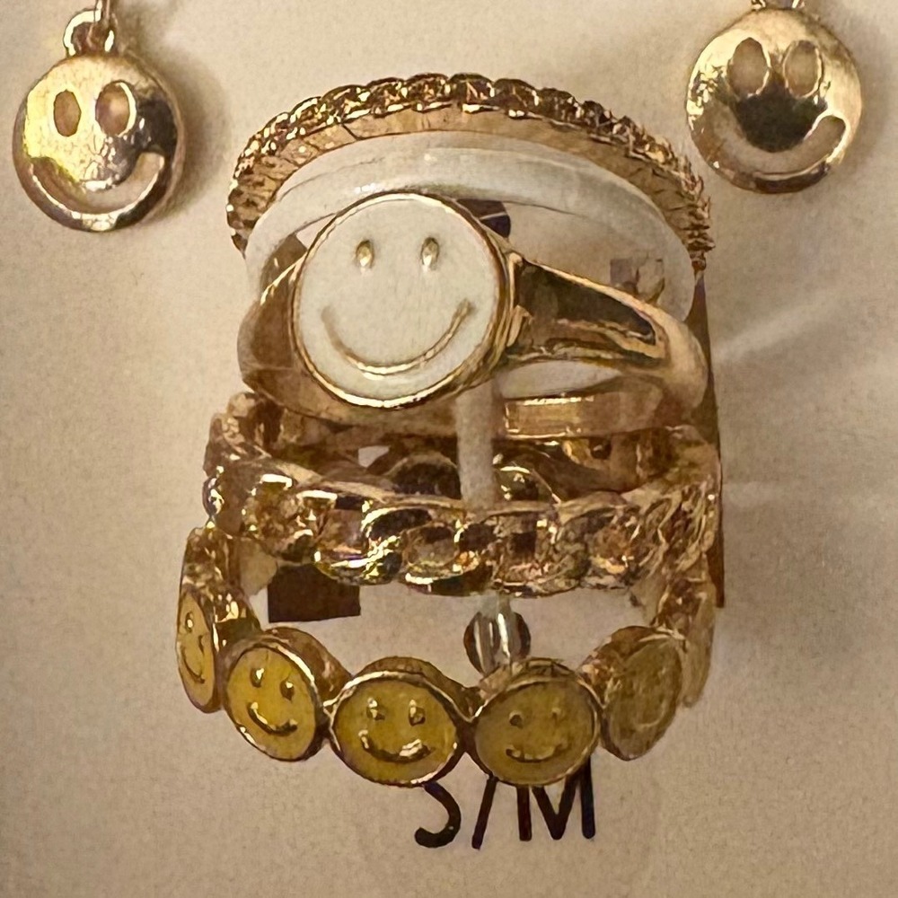 Claire's Y2K Smile Face Rings and Earrings Set - Gold Tone - Size S/M - Picture 2 of 3